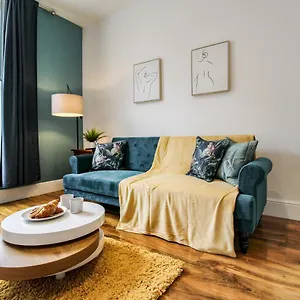 Sleek & Stylish In The Heart Of The Nottingham