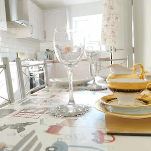 Cosy Family In Long Eaton, Nottingham